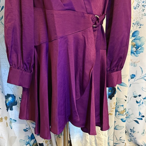 BCBGeneration 8 Surplice Neck Clover Plum Long Sleeve Mini Wrap Dress - Picture 5 of 14